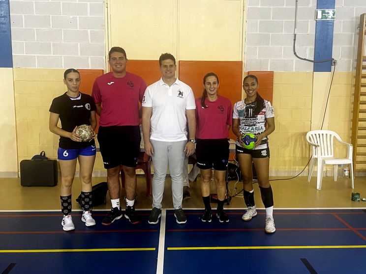 El Balonmano Estudiantes se lleva la 'Maravillas Cup' 