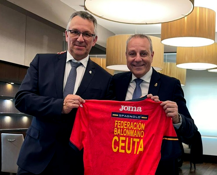 V&iacute;lchez junto a Bl&aacute;quez, presidente de la Real Federaci&oacute;n Espa&ntilde;ola de Balonmano