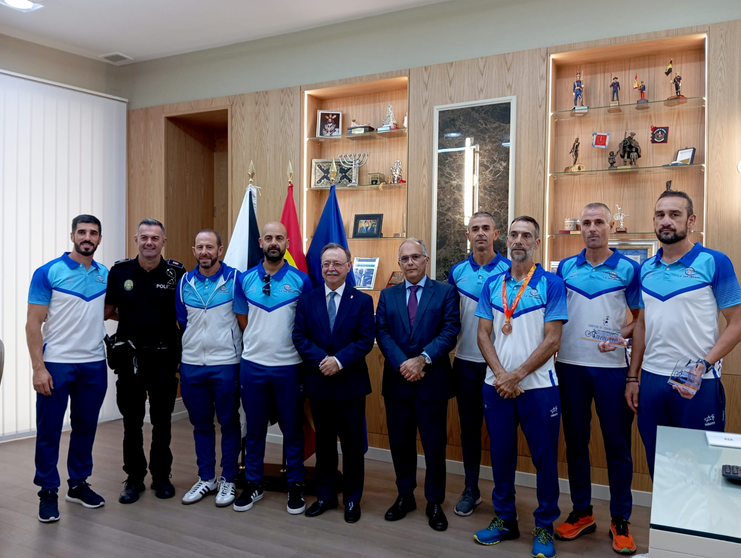 Vivas recibe a la expedici&oacute;n de San Urbano campeona de Espa&ntilde;a de BTT 