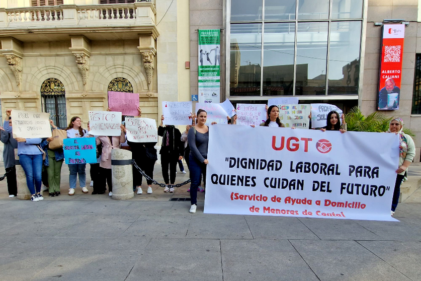 Concentraci&oacute;n de las trabajadoras del servicio de ayuda a domicilio para menores