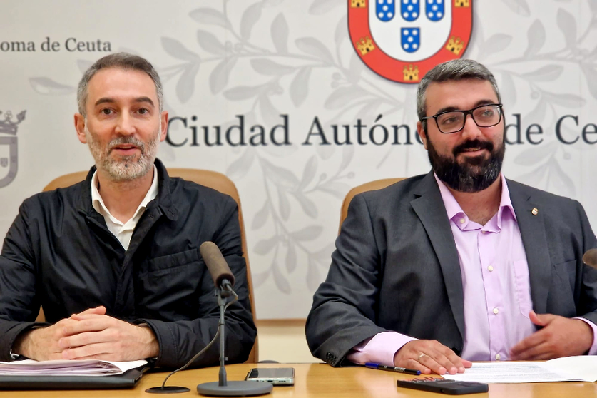 Sebasti&aacute;n Guerrero y Melchor Le&oacute;n durante su comparecencia de este lunes / Laura Ortiz