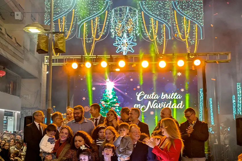 Encendido del Alumbrado Extraordinario de Navidad en el Centro / Rafa Baez
