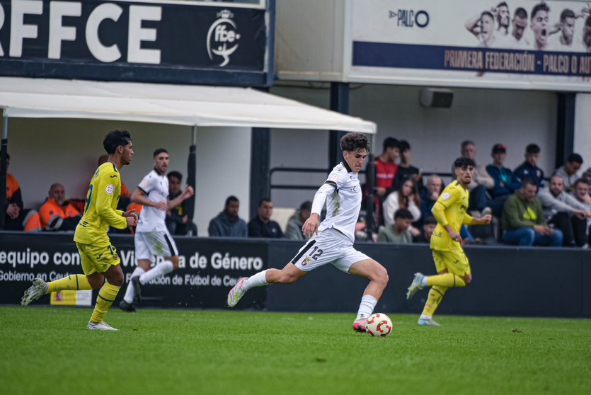 V&iacute;ctor, jugador de la AD Ceuta FC