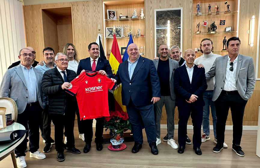La Ciudad Aut&oacute;noma de Ceuta recibe al presidente del Club Atl&eacute;tico Osasuna 
