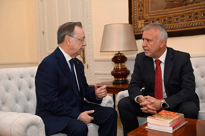 Encuentro entre el presidente Vivas y el Ministro Torres