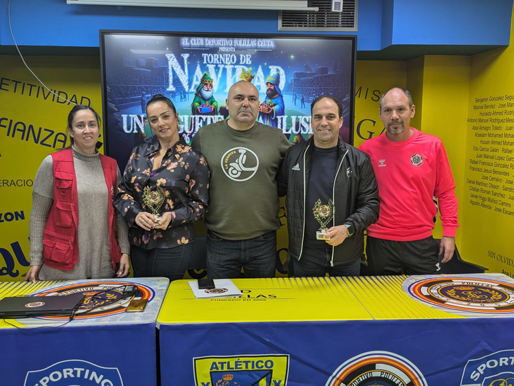 El CD Polillas vuelve a traer ilusi&oacute;n con su torneo de Navidad 'Un juguete una sonrisa' 