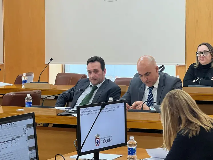 Los diputados de Vox durante una sesi&oacute;n plenaria / Archivo