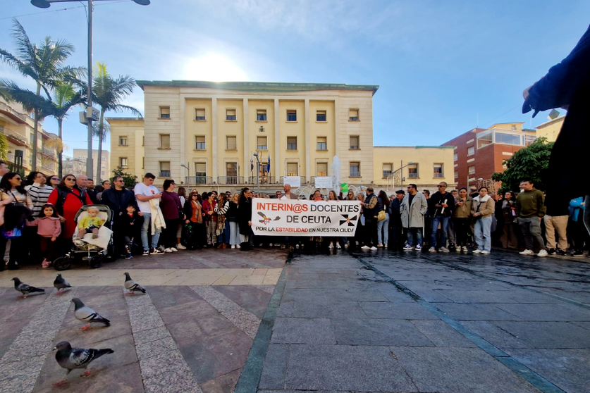Los interinos se concentraban el pasado d&iacute;a 11 de enero / Laura Ortiz