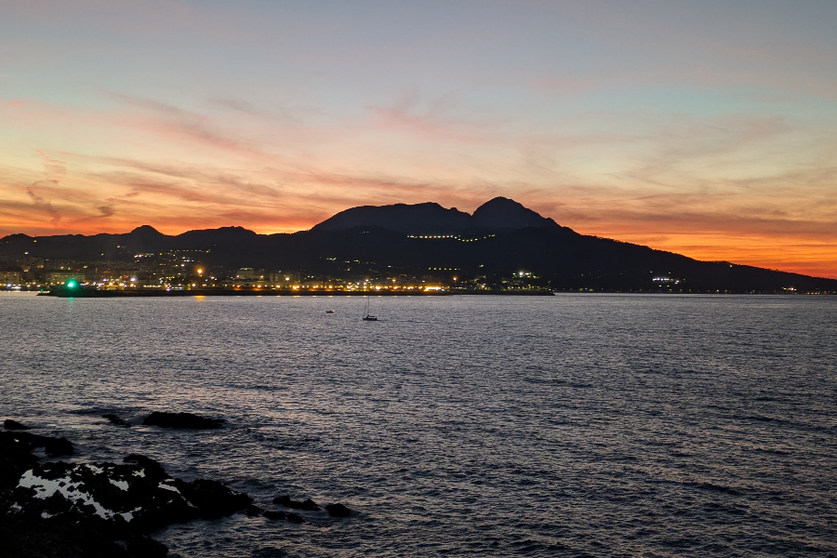 Atardecer en Ceuta / Rafa B&aacute;ez
