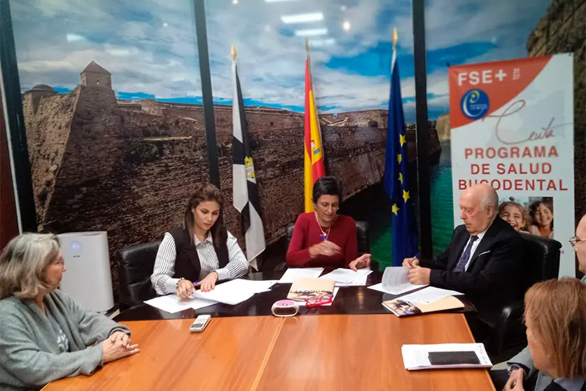 Firma del Convenio de Salud Bucodental Infantil - C&eacute;sar Mart&iacute;n