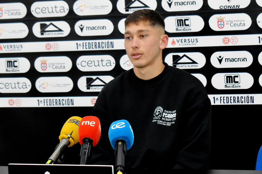 Mart&iacute;n Bellotti, jugador de la AD Ceuta FC