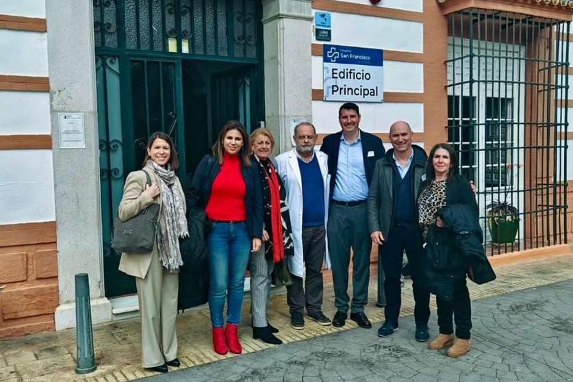 La consejera de Sanidad y la directora general del &aacute;rea durante su visita al centro hospitalario
