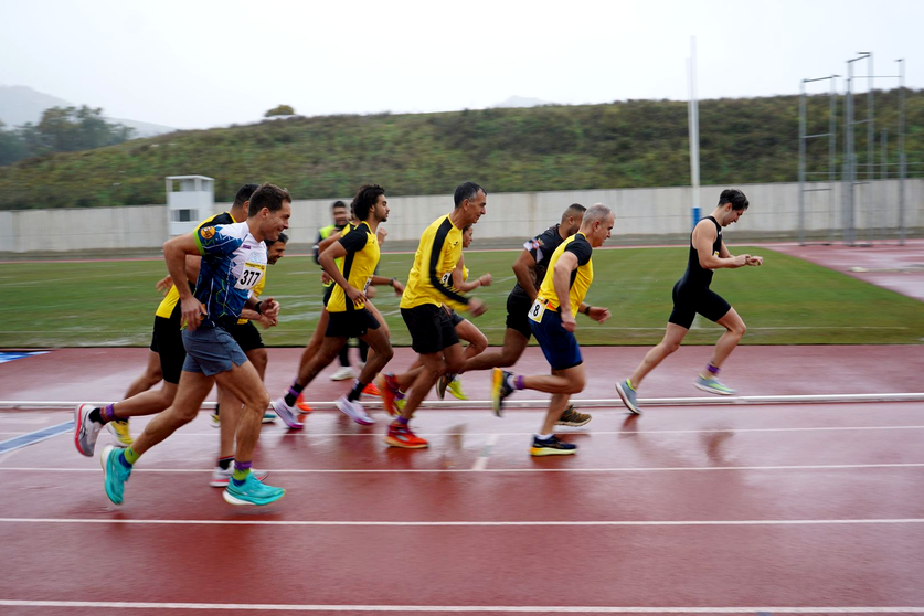 Competici&oacute;n en la Pista de Atletismo / Archivo