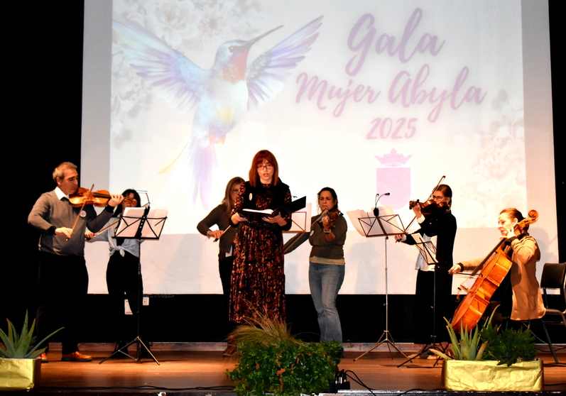 Actuaci&oacute;n del Conservatorio de Ceuta en la Gala 'Mujer Abyla'