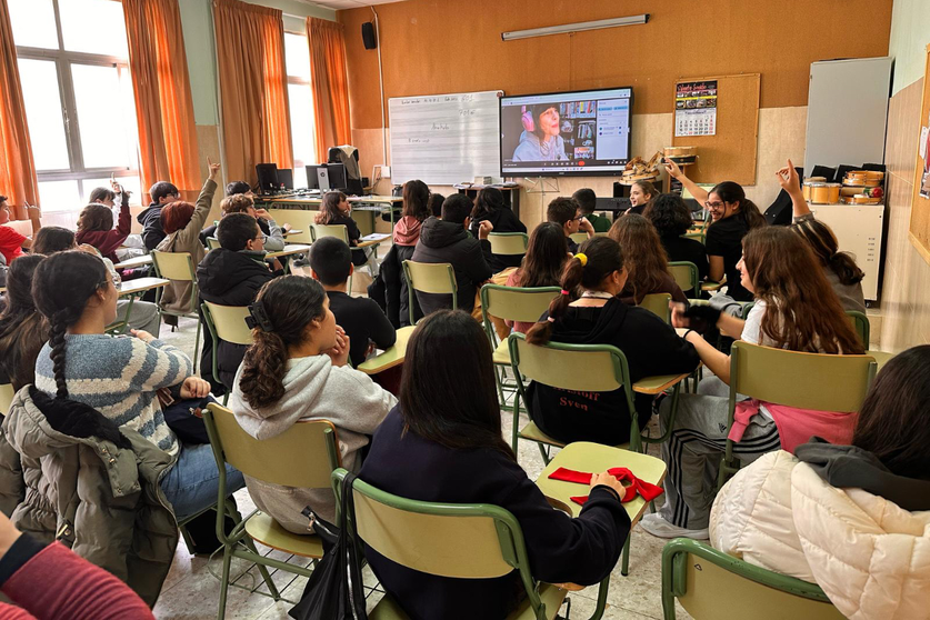 D&iacute;a del C&oacute;mic y el Tebeo en el IES Siete Colinas con un encuentro virtual con la ilustradora de manga Inma R. / Archivo