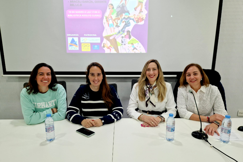 La FDMEC ha celebrado este mi&eacute;rcoles su mesa redonda 'Mujeres directivas en la gesti&oacute;n deportiva' / Laura Ortiz