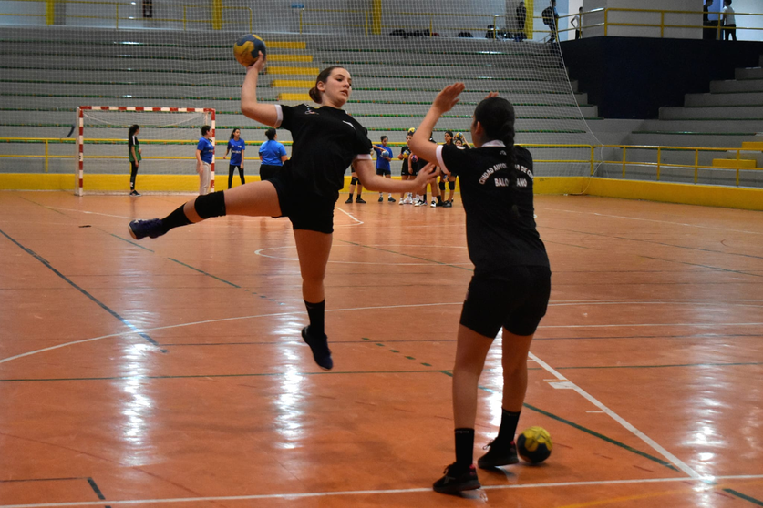Entrenamiento de tecnificaci&oacute;n de la Federaci&oacute;n de Balonmano de Ceuta