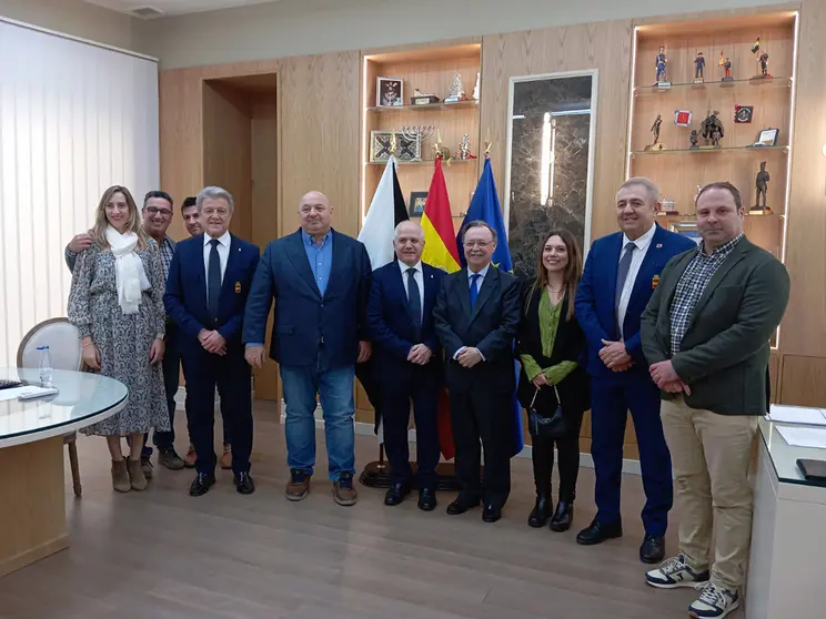Reuni&oacute;n con el presidente de la Federaci&oacute;n de K&aacute;rate