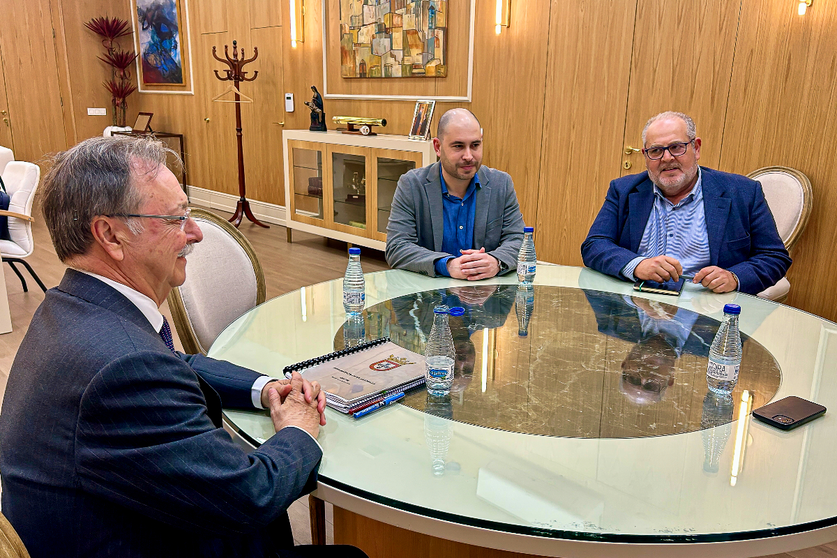 Primera reuni&oacute;n entre el presidente de la Ciudad y el nuevo secretario general del PSOE / Archivo