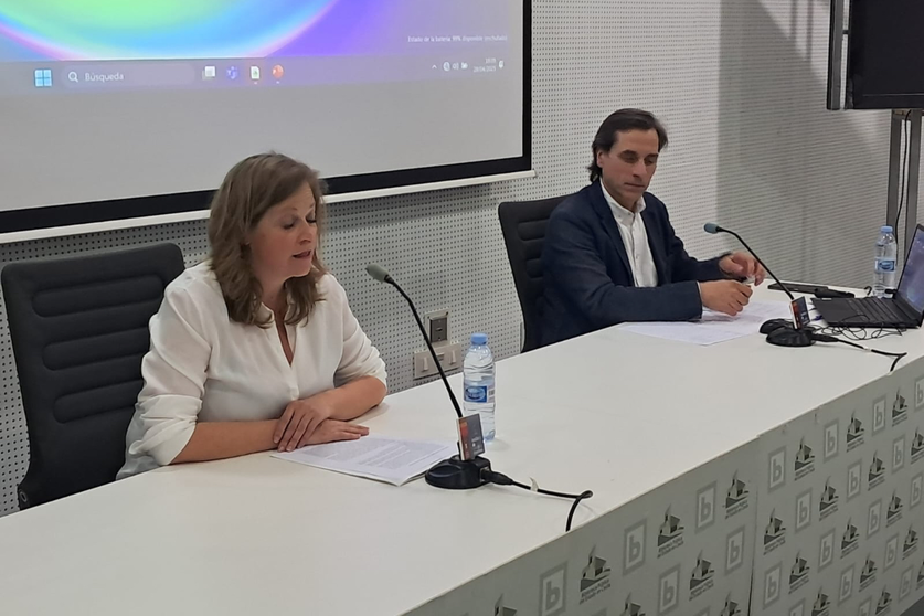 Ponencia en la Biblioteca P&uacute;blica 'Adolfo Su&aacute;rez' / C&eacute;sar Mart&iacute;n