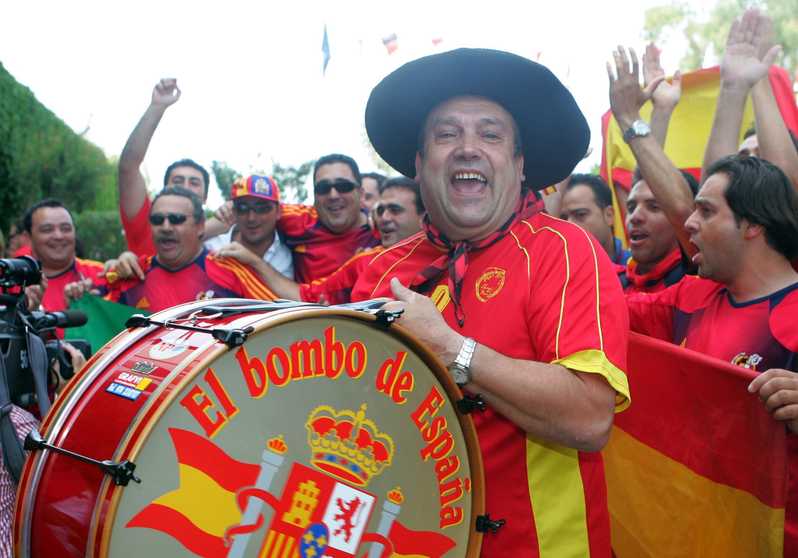 Fallece Manolo el del 'Bombo', un aficionado de leyenda de la Selecci&oacute;n Espa&ntilde;ola