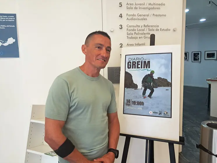 Conferencia de Javier Arias, 'Diario de un Greim / C&eacute;sar Mart&iacute;n