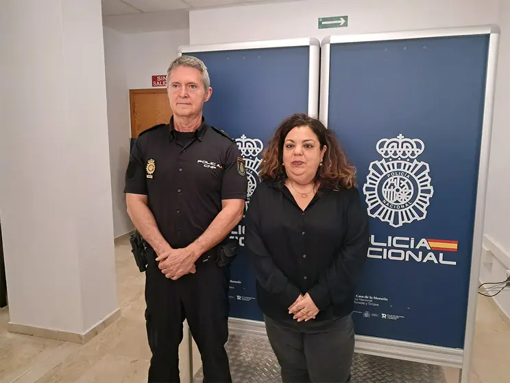 Presentaci&oacute;n de la nueva oficina del DNI / C&eacute;sar Mart&iacute;n