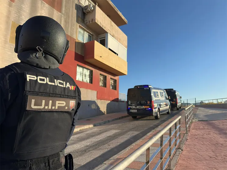 Agentes de la UIP desplazados a Ceuta / Mohammed Ettouileb