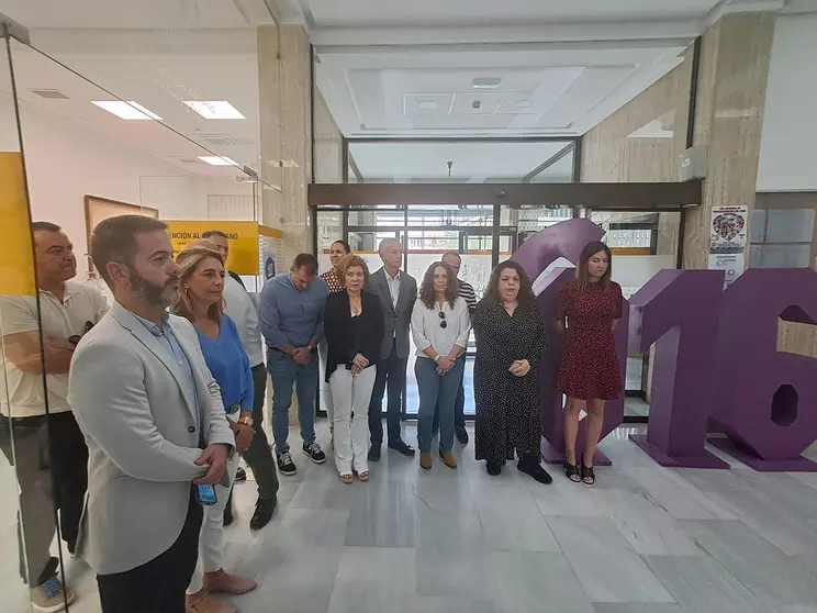 Minuto de silencio en Delegaci&oacute;n