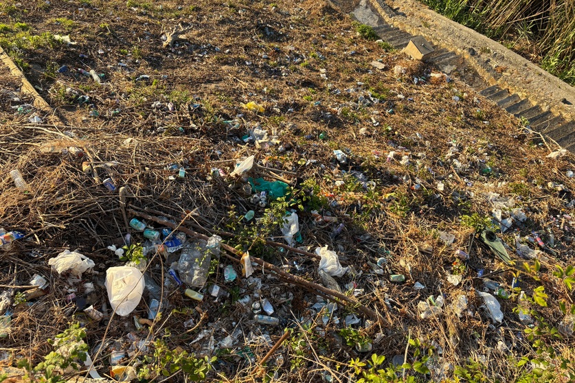 Acumulaci&oacute;n de basura en San Antonio / Alma Palomino