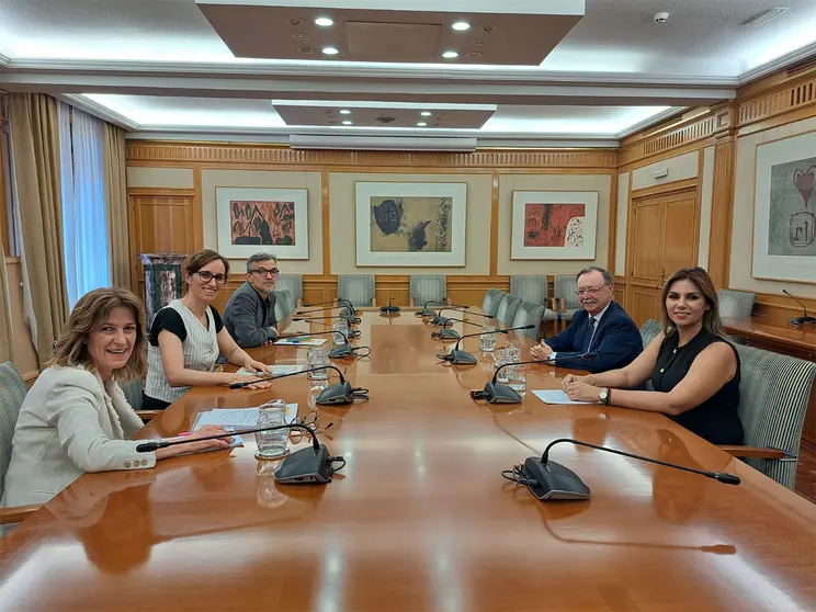 Reuni&oacute;n entre el presidente de la Ciudad Aut&oacute;noma, Juan Vivas, y la ministra de Sanidad, M&oacute;nica Garc&iacute;a