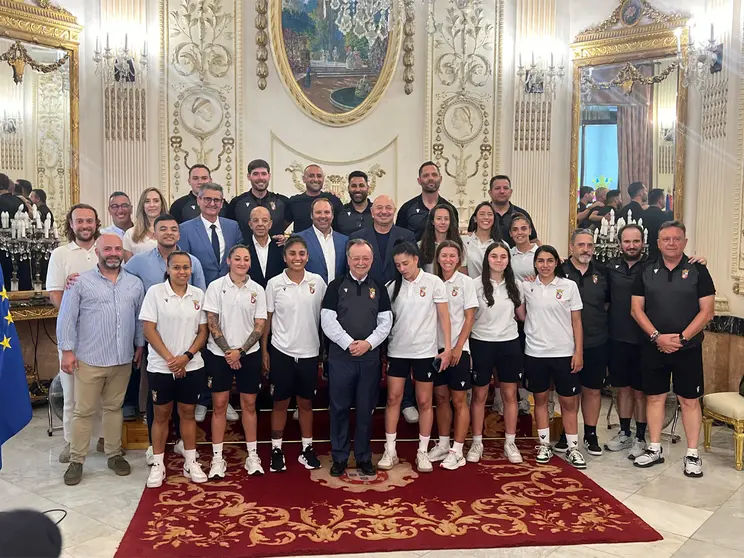 Recepci&oacute;n en el Sal&oacute;n del Trono del Ceuta Femenino / Rafa B&aacute;ez