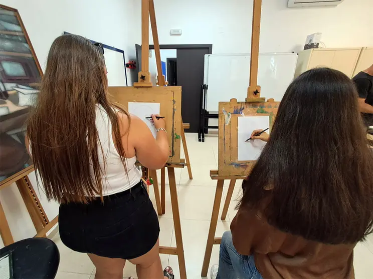 Cursos de verano de la Casa de la Juventud / C&eacute;sar Mart&iacute;n