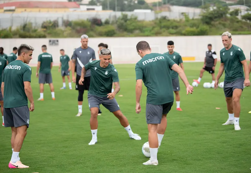 Primer entrenamiento de la pretemporada de la AD Ceuta FC
