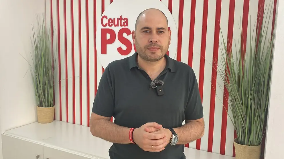 P&eacute;rez Triano en la sede del PSOE / Archivo