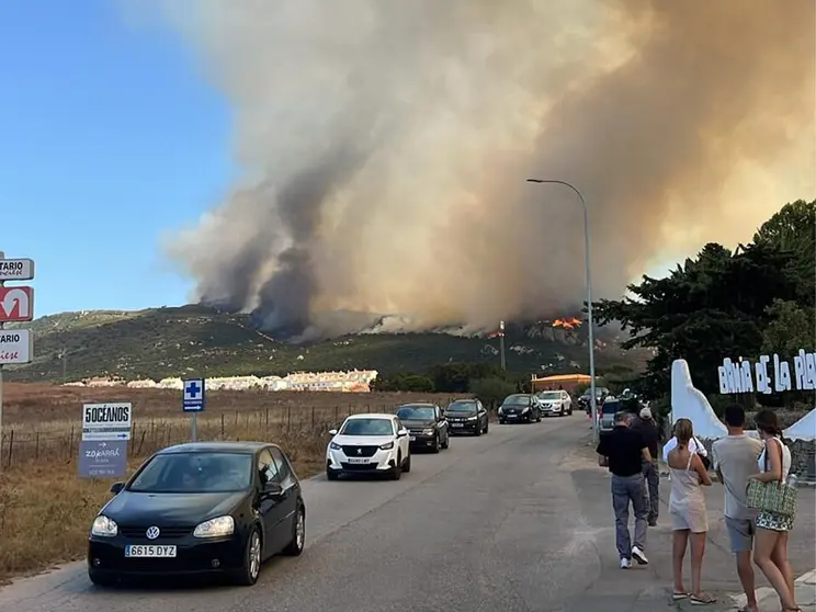 Incendio en las cercan&iacute;as de Tarifa