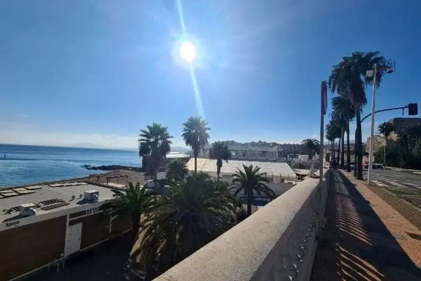 Sol sobre la playa / Archivo