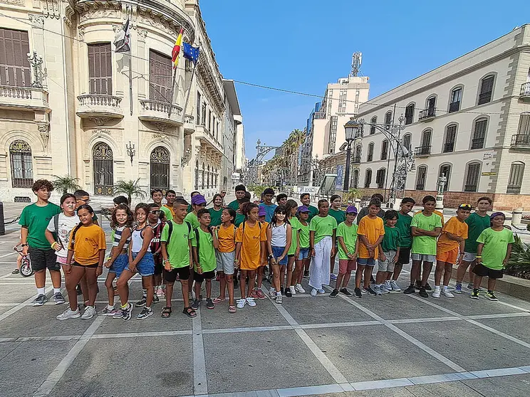 Salida hacia el campamento Miguel de Luque / C&eacute;sar Mart&iacute;n
