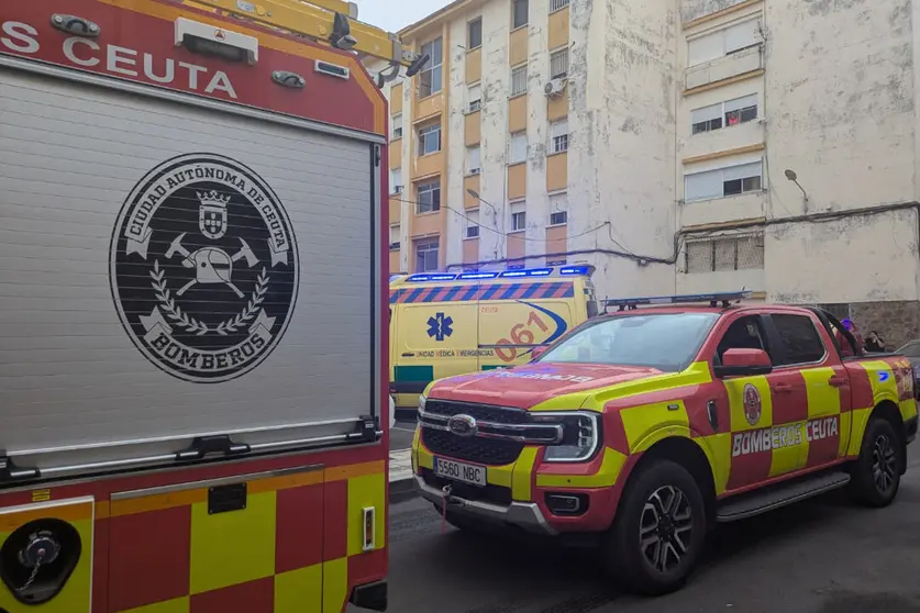 Incendio en una vivienda de Zurr&oacute;n / Rafa B&aacute;ez