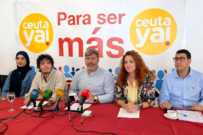 Los integrantes de Ceuta Ya! en su &uacute;ltima comparecencia / Laura Ortiz