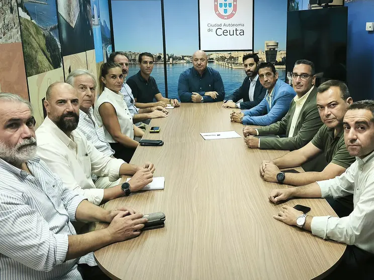 Reuni&oacute;n con las navieras