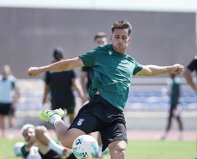 Juanto Ortu&ntilde;o, jugador de la AD Ceuta FC. Foto: Zaki