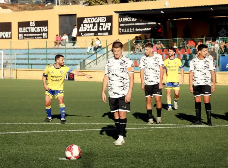 Penalti lanzado por Jarrobi en el Ceuta 6 de Junio - Orihuela 