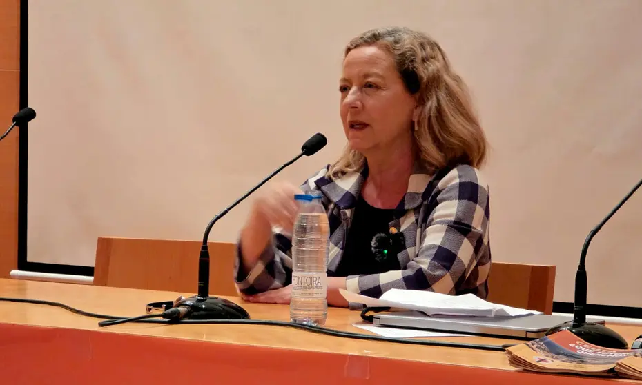 Ana Oramas, viepresidenta del Parlamento de Canarias, durante su intervenci&oacute;n en el foro 'Ceuta &iquest;qu&eacute; futuro queremos?' /Laura Ortiz