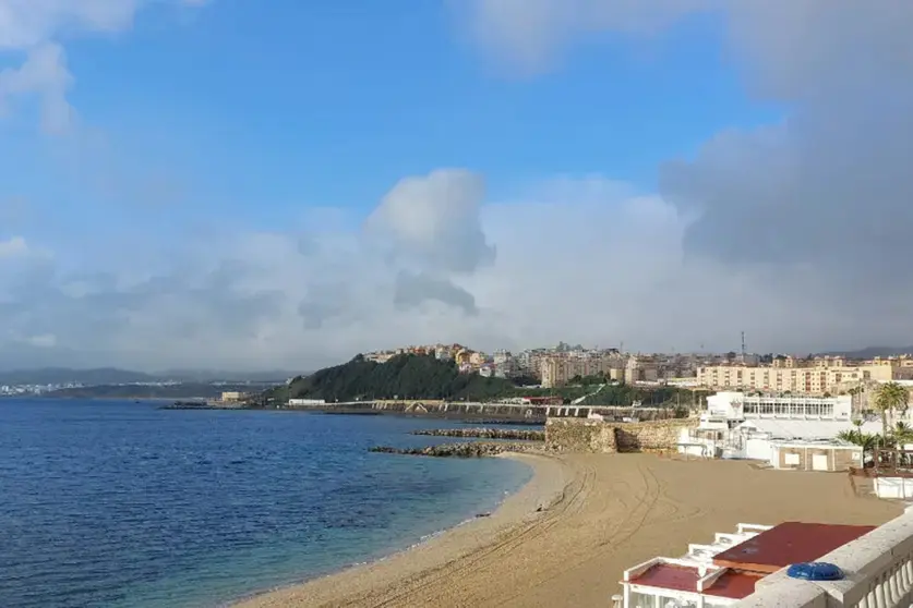 Nubes sobre el horizonte / Archivo
