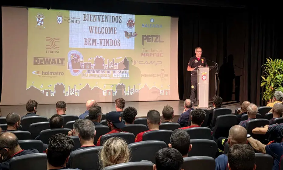 Inauguraci&oacute;n de las III Jornadas de Rescate Vertical / Laura Ortiz