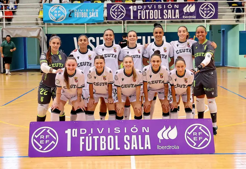 Encuentro ente la AD Ceuta FC femenina y Les Corts celebrado en el Guillermo Molina