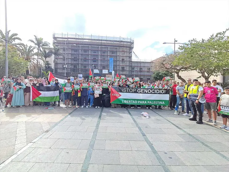 Concentraci&oacute;n por la Paz en Palestina / C&eacute;sar Mart&iacute;n