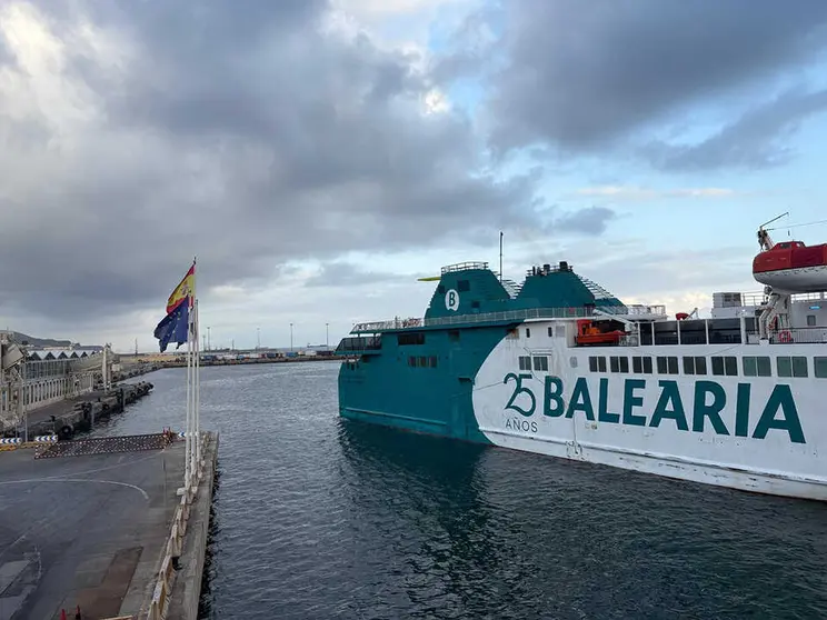 Balearia / Alma Palomino
