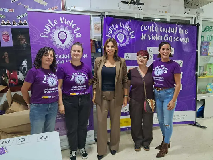 Punto Violeta en el Instituto Abyla / C&eacute;sar Mart&iacute;n